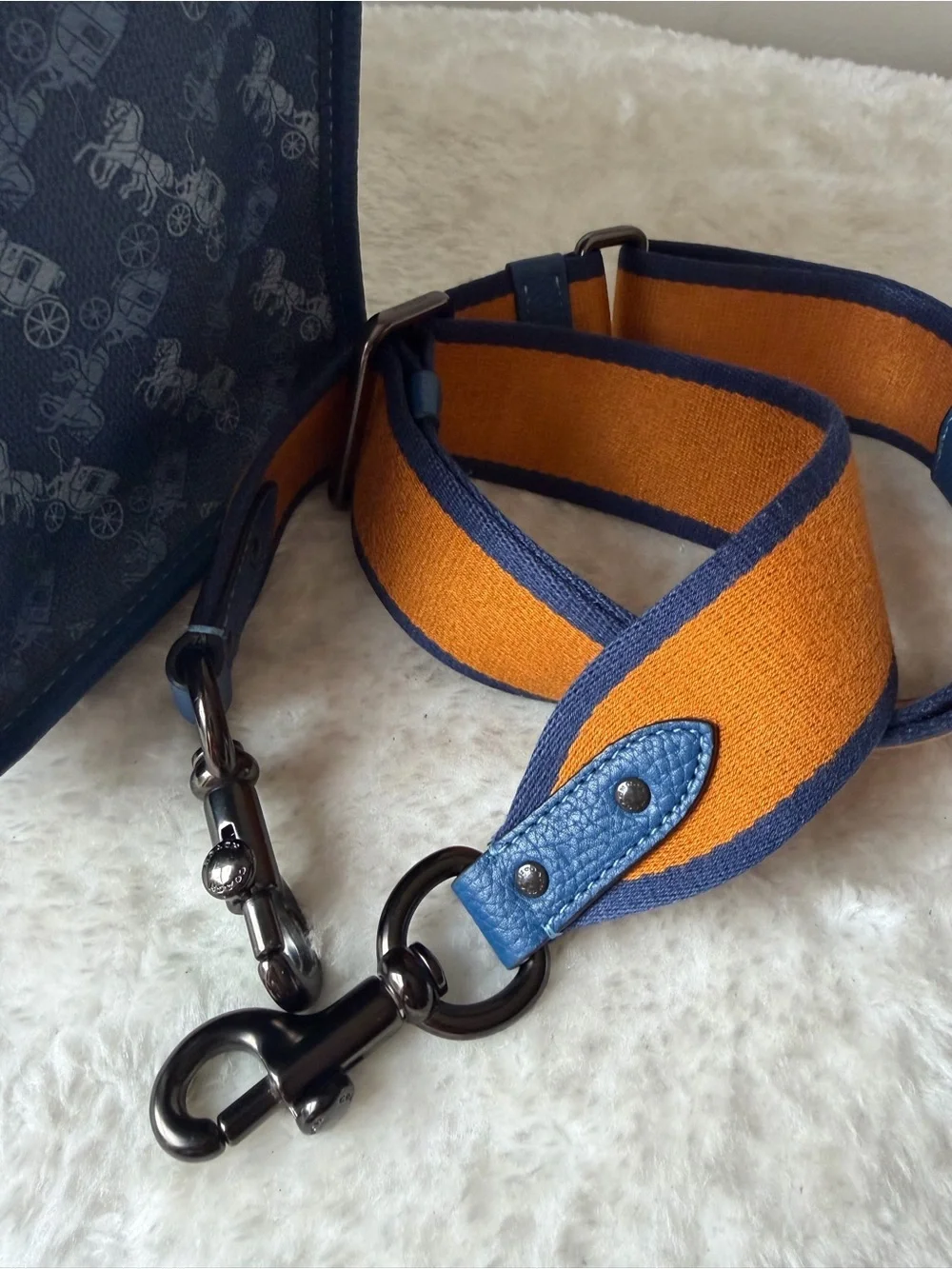 Coach Field 30 Tote bag With Horse And Carriage Print in blue with chain charm
